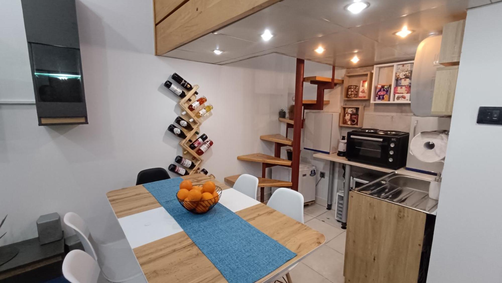 Nitro Inn - Premium Apartments - Wine Tasting - Souvenir - Art Gallery - Private Guided Tours - Relaxing - Romantic スコピエ エクステリア 写真